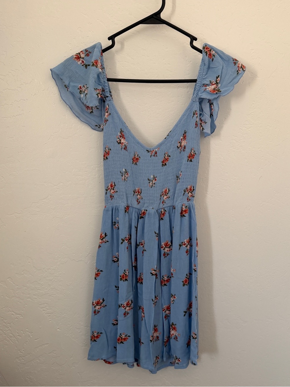 Rue21 Light Blue Floral V-Neck Mini Dress with Ruffle Sleeves